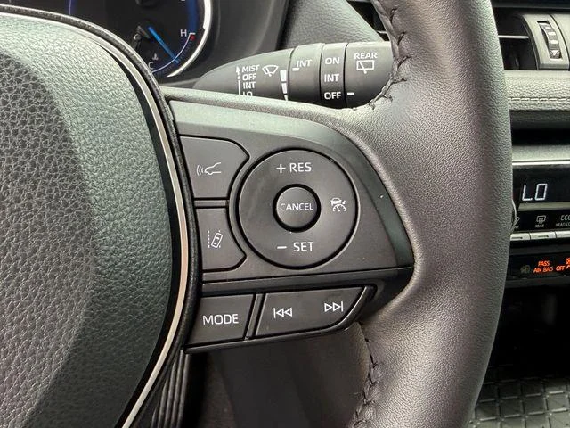 Certified Used 2024  Toyota XLE Premium image 39