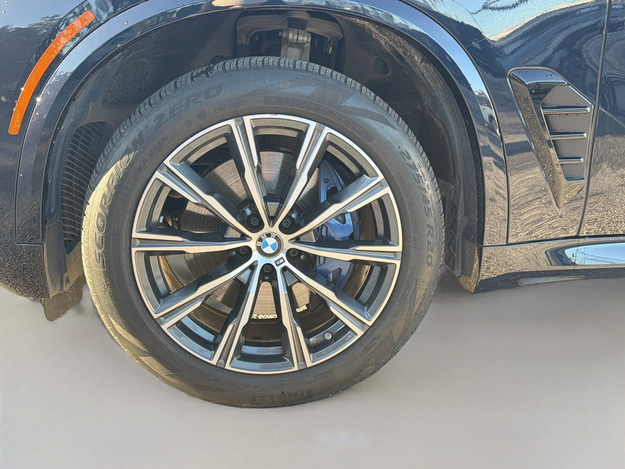 Used 2024 Carbon Black Metallic BMW xDrive40i image 43