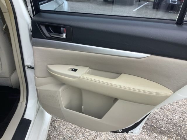 2014 Subaru Legacy 2.5i Premium - Photo 23