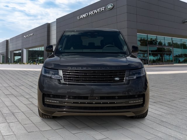 New 2026 Carpathian Grey Land Rover SE image 8