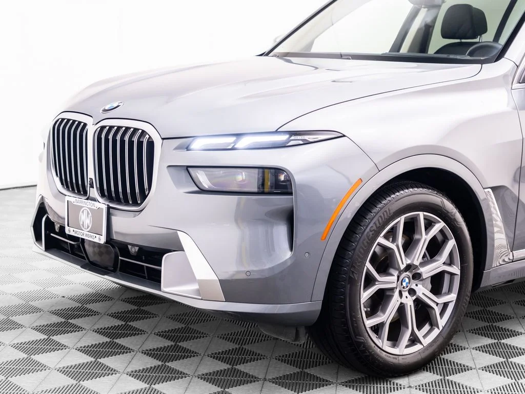 Used 2024 Gray BMW xDrive40i image 38