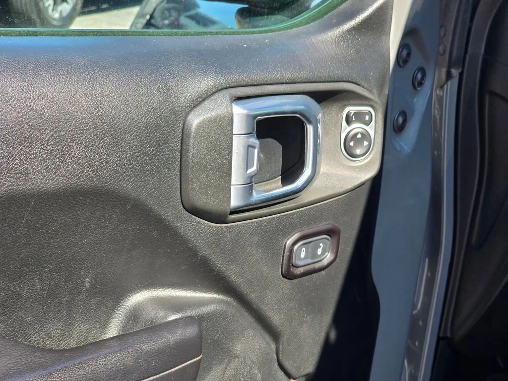 Used 2018 Gray Jeep Unlimited Sport S image 37