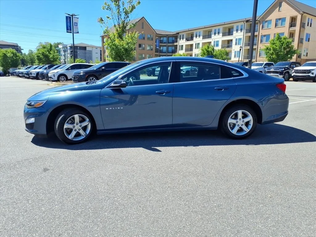 Used 2024 Blue Chevrolet LT image 35