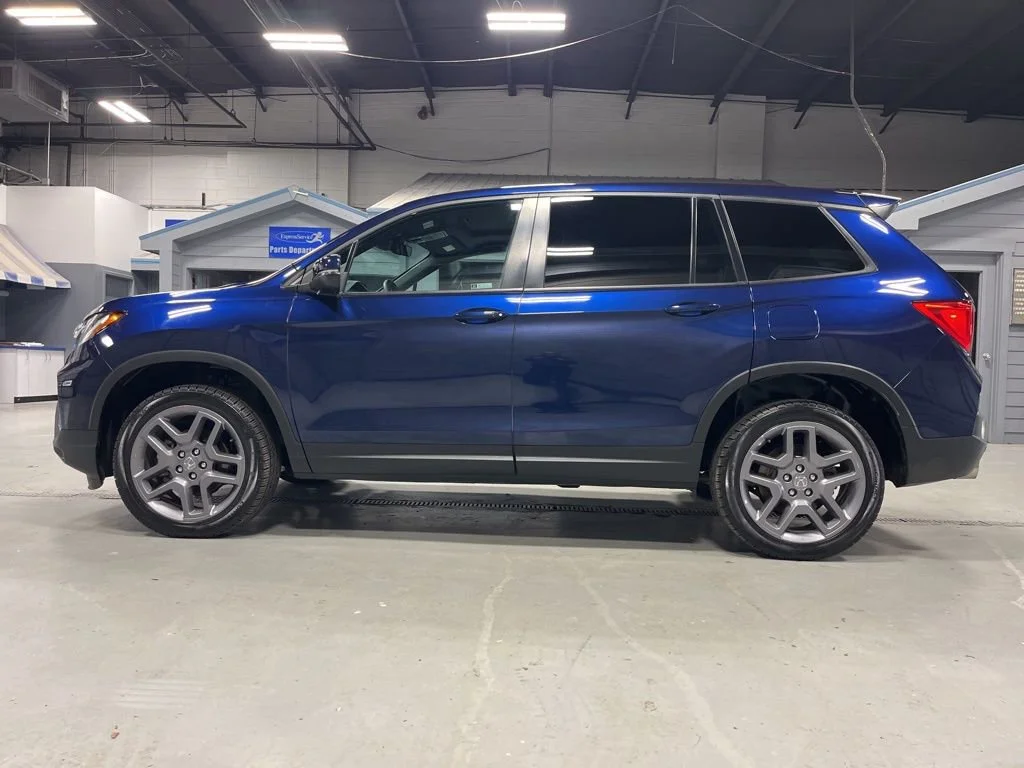 Certified Used 2023 Obsidian Blue Pearl Honda AWD EX-L image 42