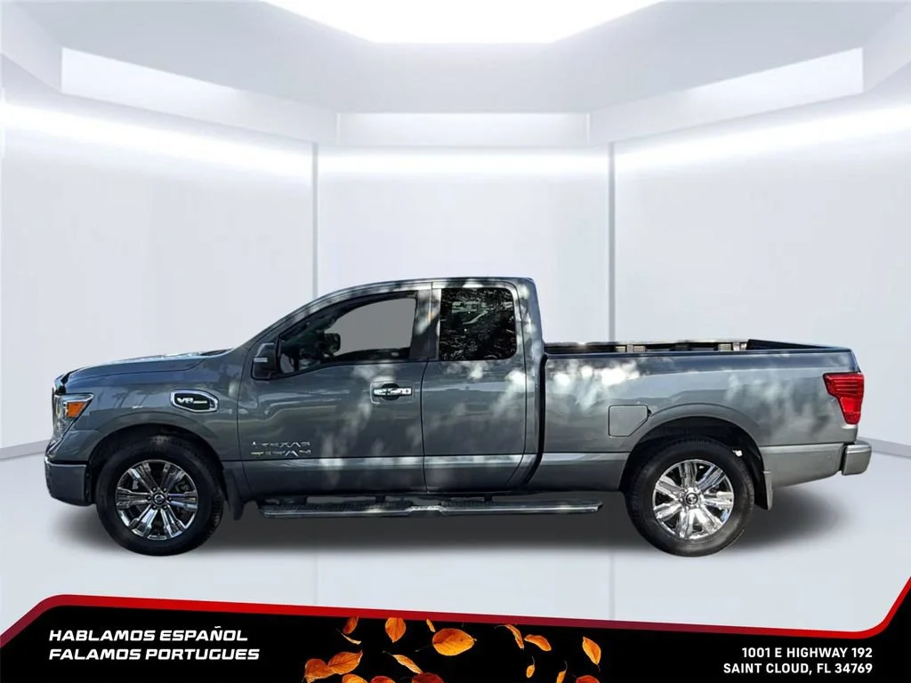 Used 2017  Nissan SV image 3