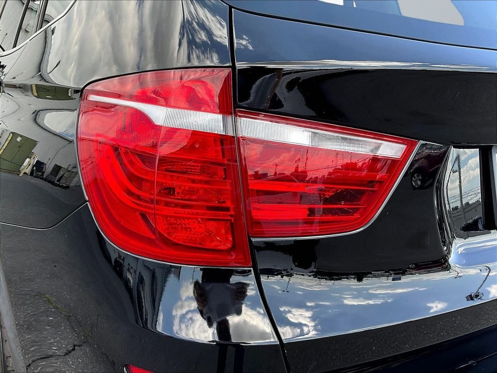 Used 2017 Black BMW sDrive28i image 29