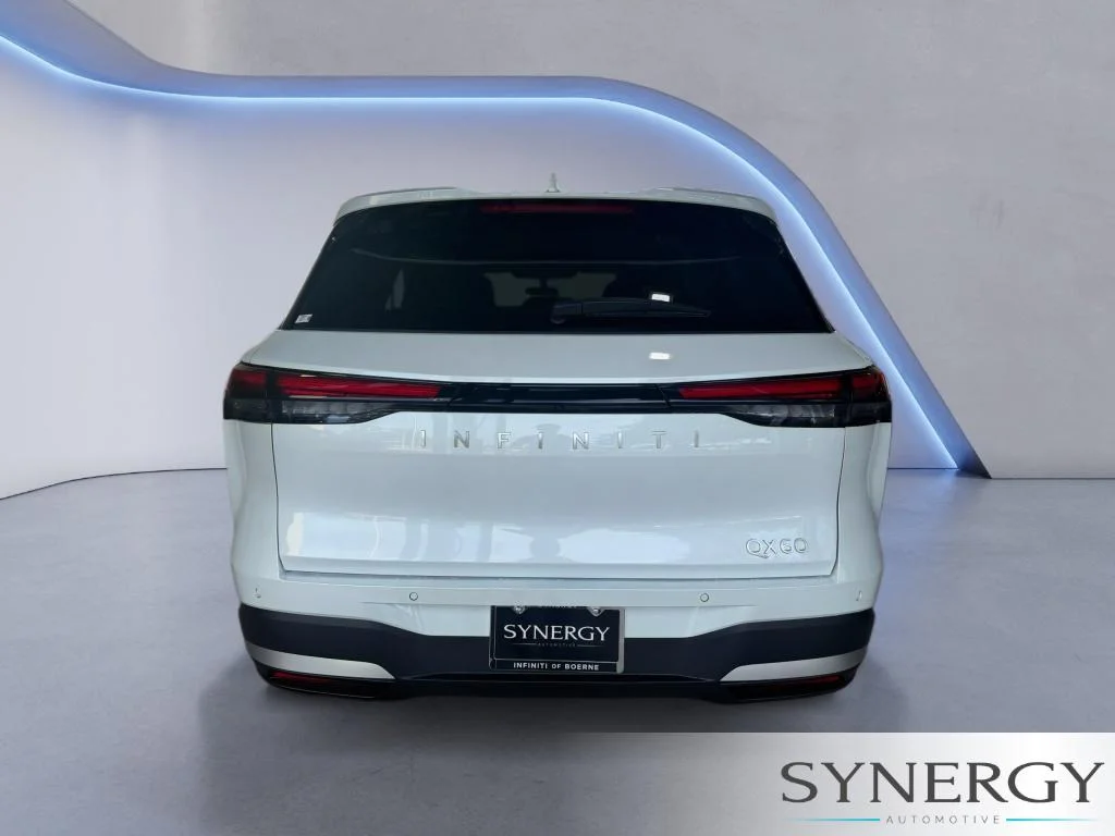 New 2027 RADIANT WHITE INFINITI Pure FWD image 6