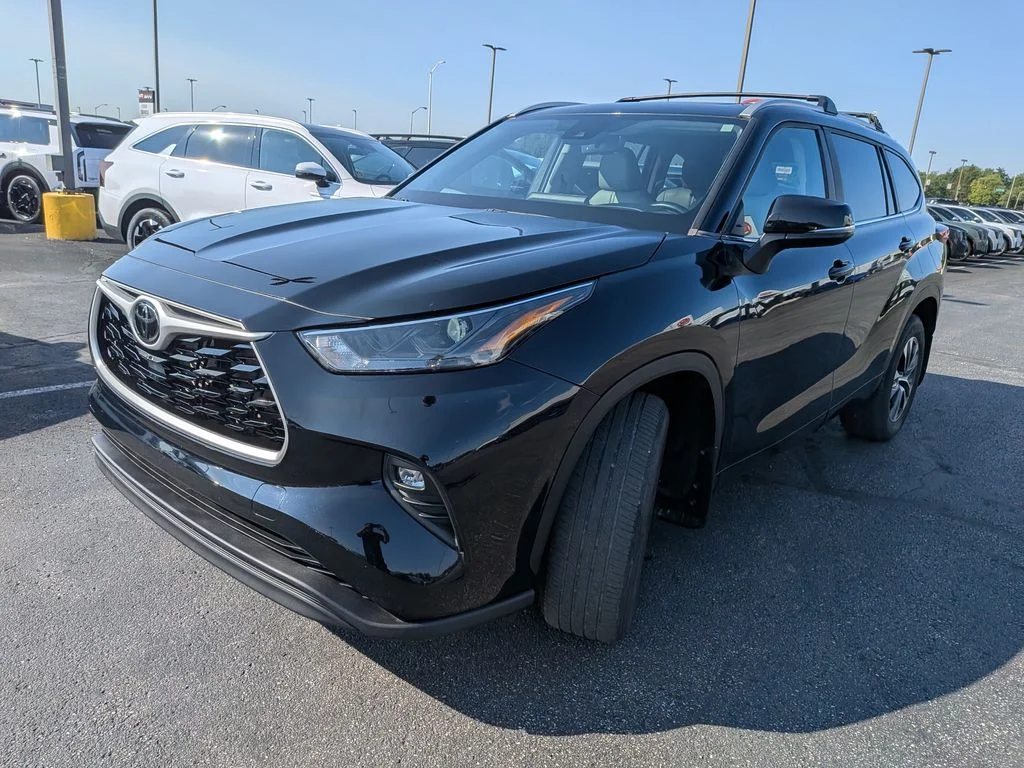 Used 2023 Midnight Black Metallic Toyota XLE image 3