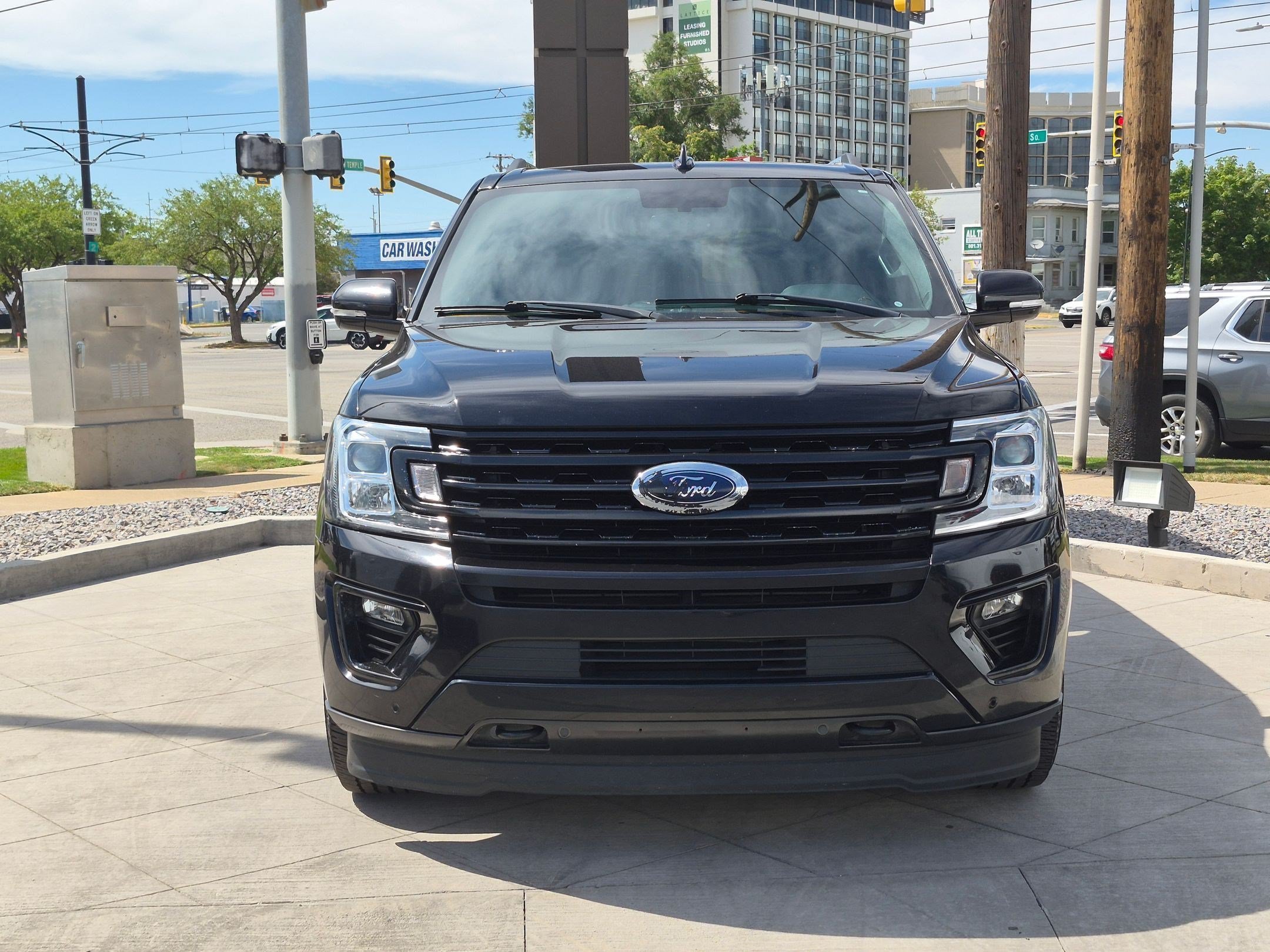 Used 2019 White Ford Limited image 9