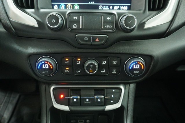 Used 2024 WHITE GMC SLT image 36