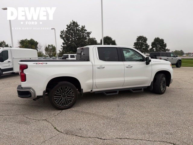 Used 2022 Summit White Chevrolet LTZ image 14