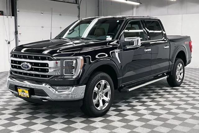 Used 2023 Agate Black Metallic Ford Lariat image 12