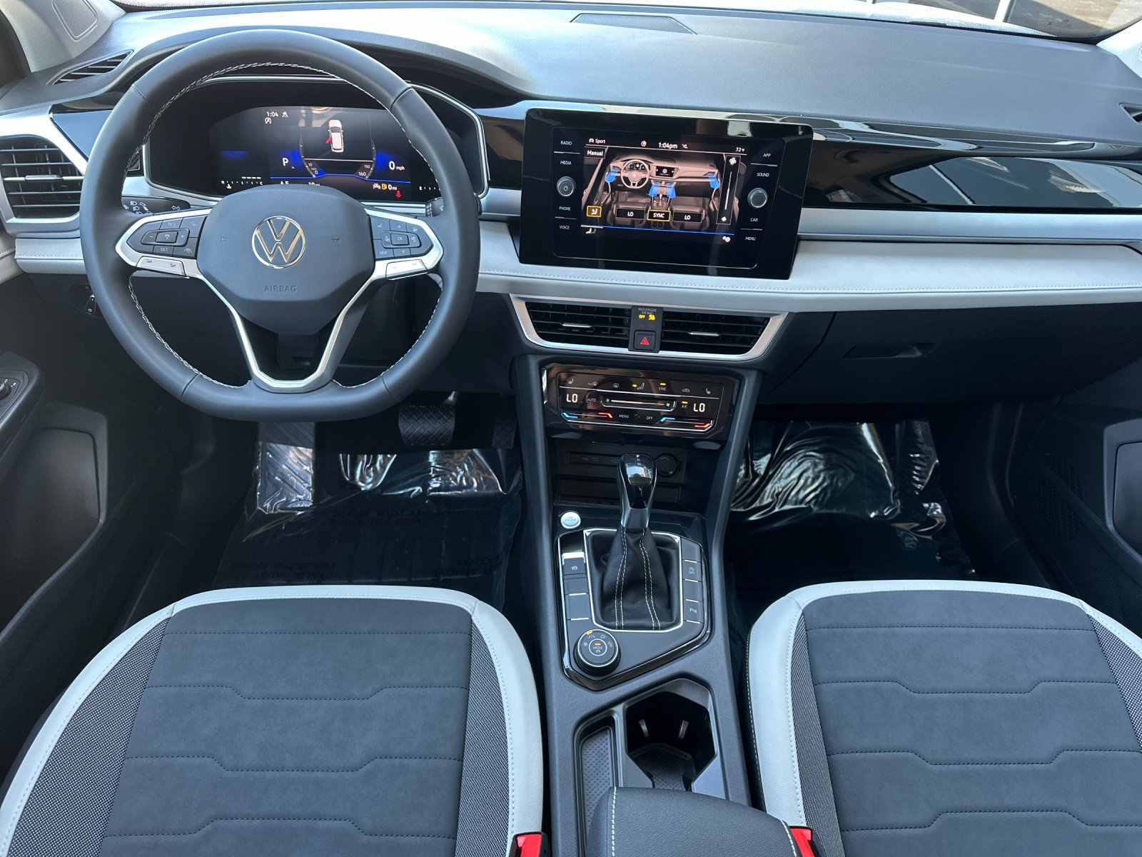 New 2026 Pure White Volkswagen SE image 11