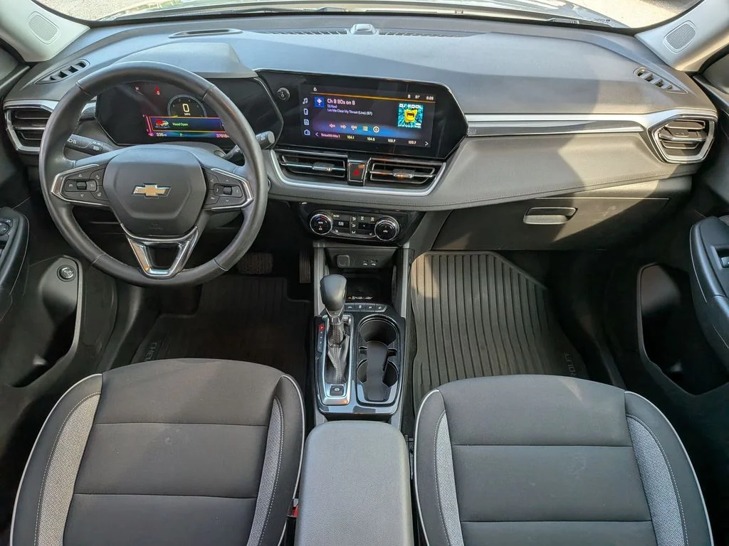 Used 2025 Gray Chevrolet LT image 23