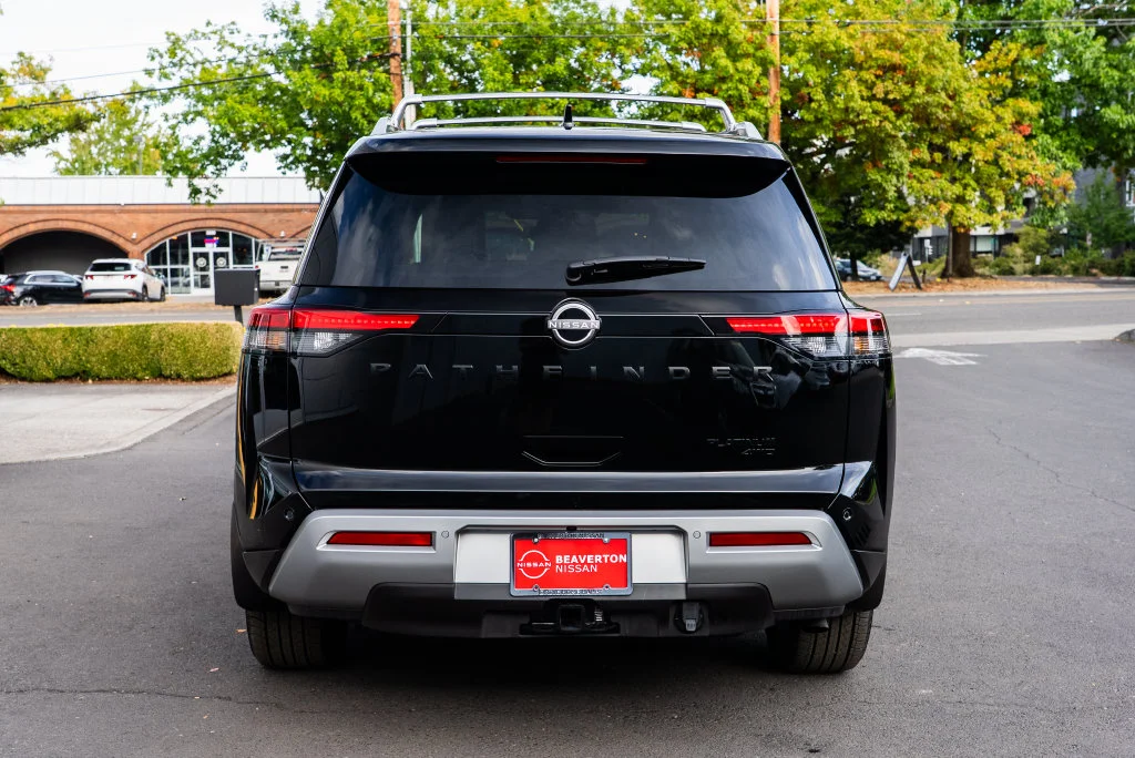 Used 2025 Black Nissan Platinum image 5