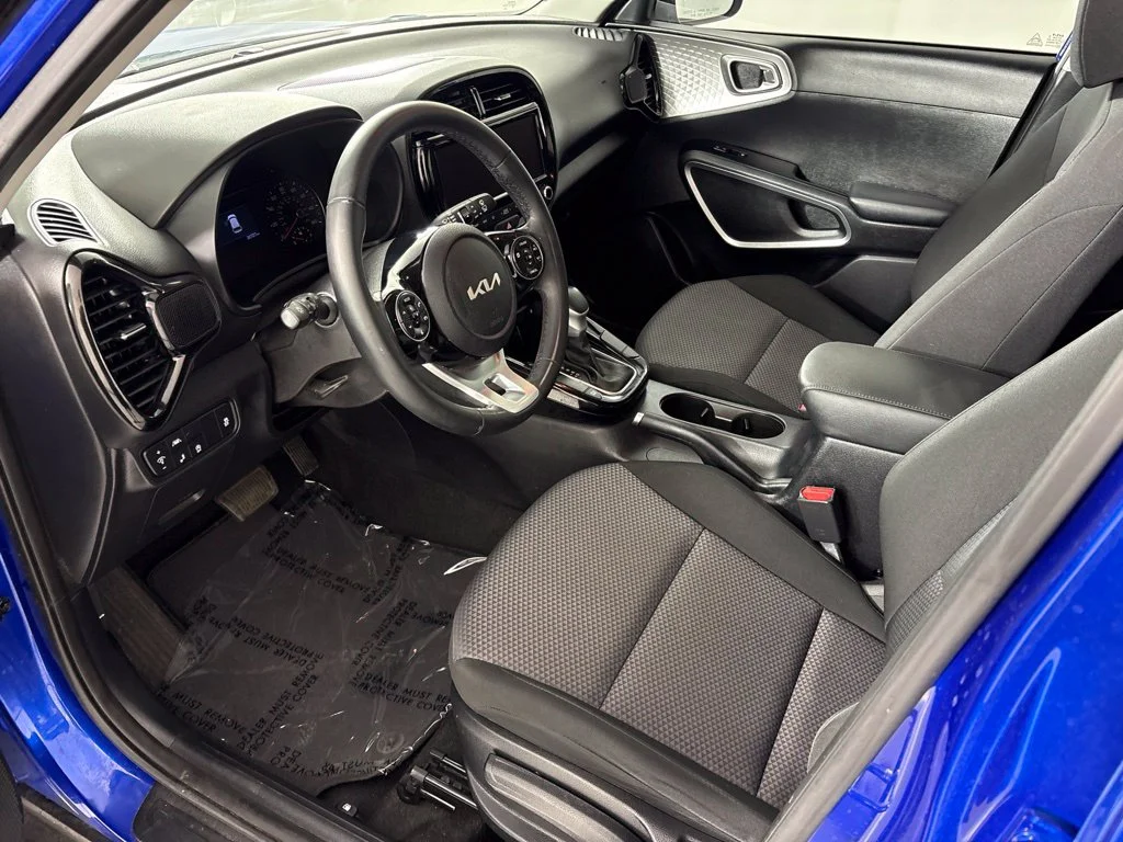 Used 2022 Blue Kia X-Line image 25
