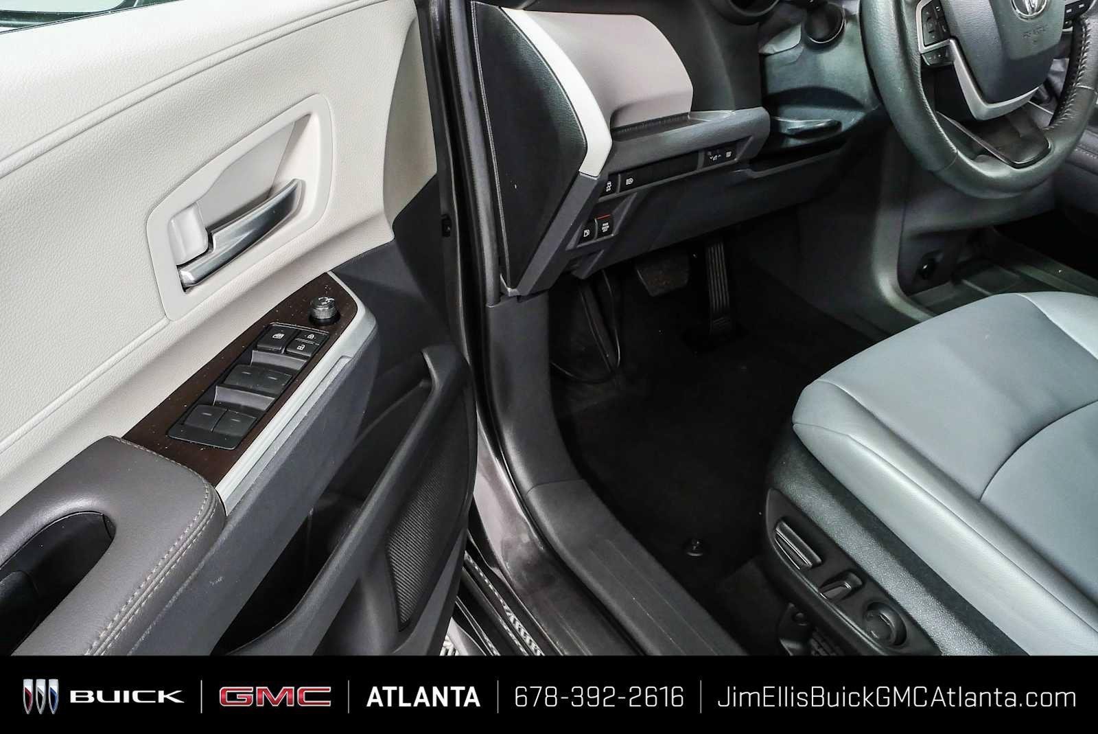 2024 Toyota Sienna XLE - Photo 7