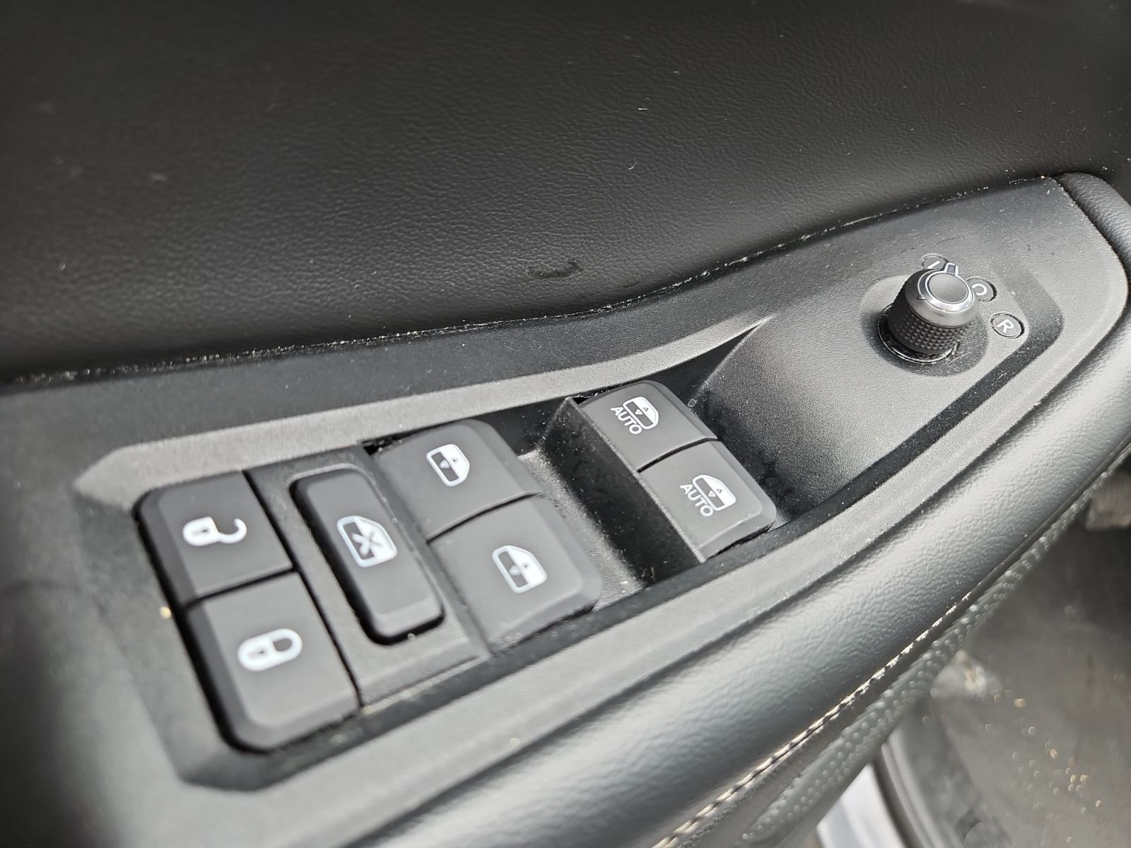 Used 2023 Gray Jeep Laredo image 22