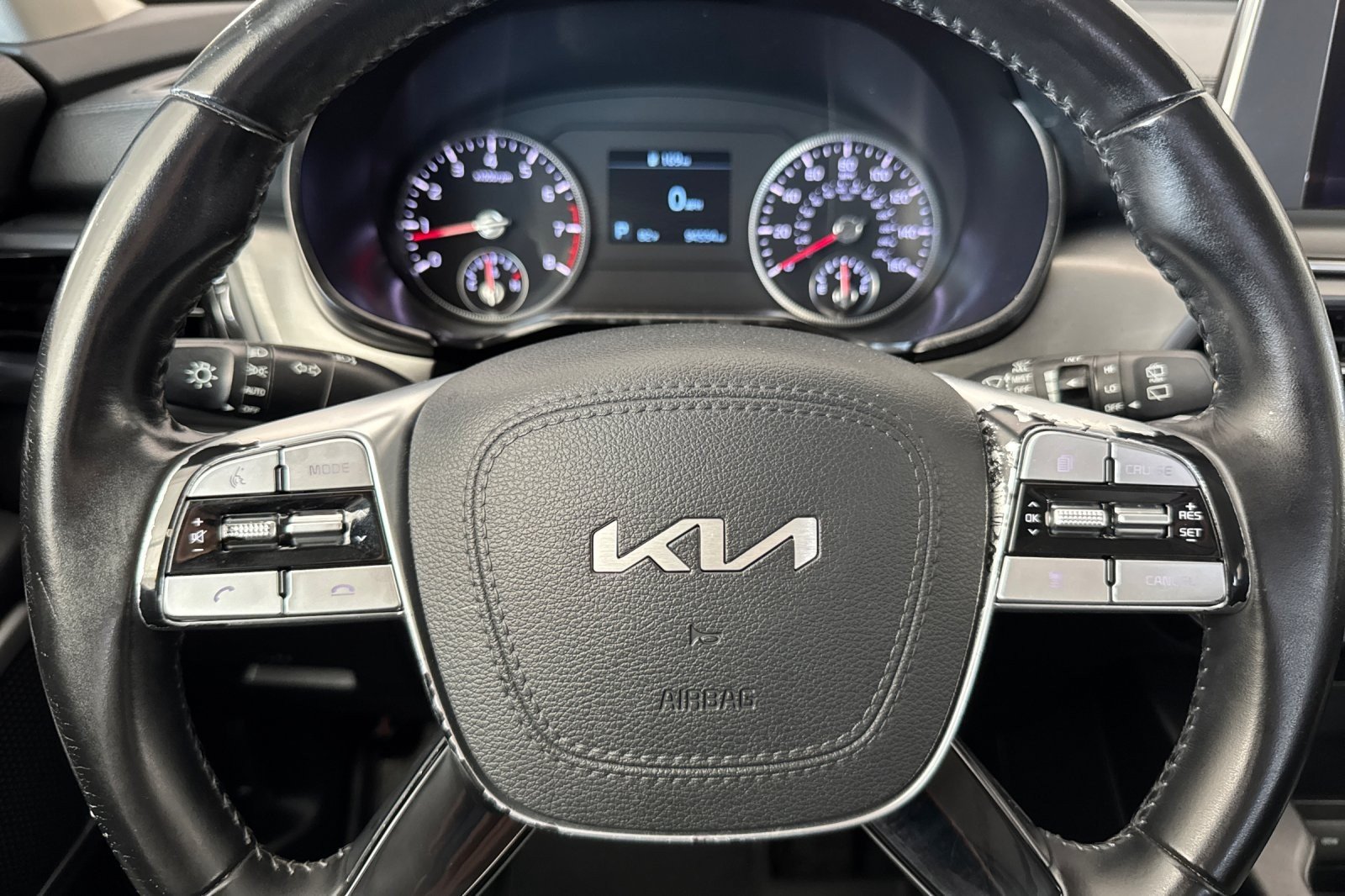 Used 2022 GRAY Kia LX image 23