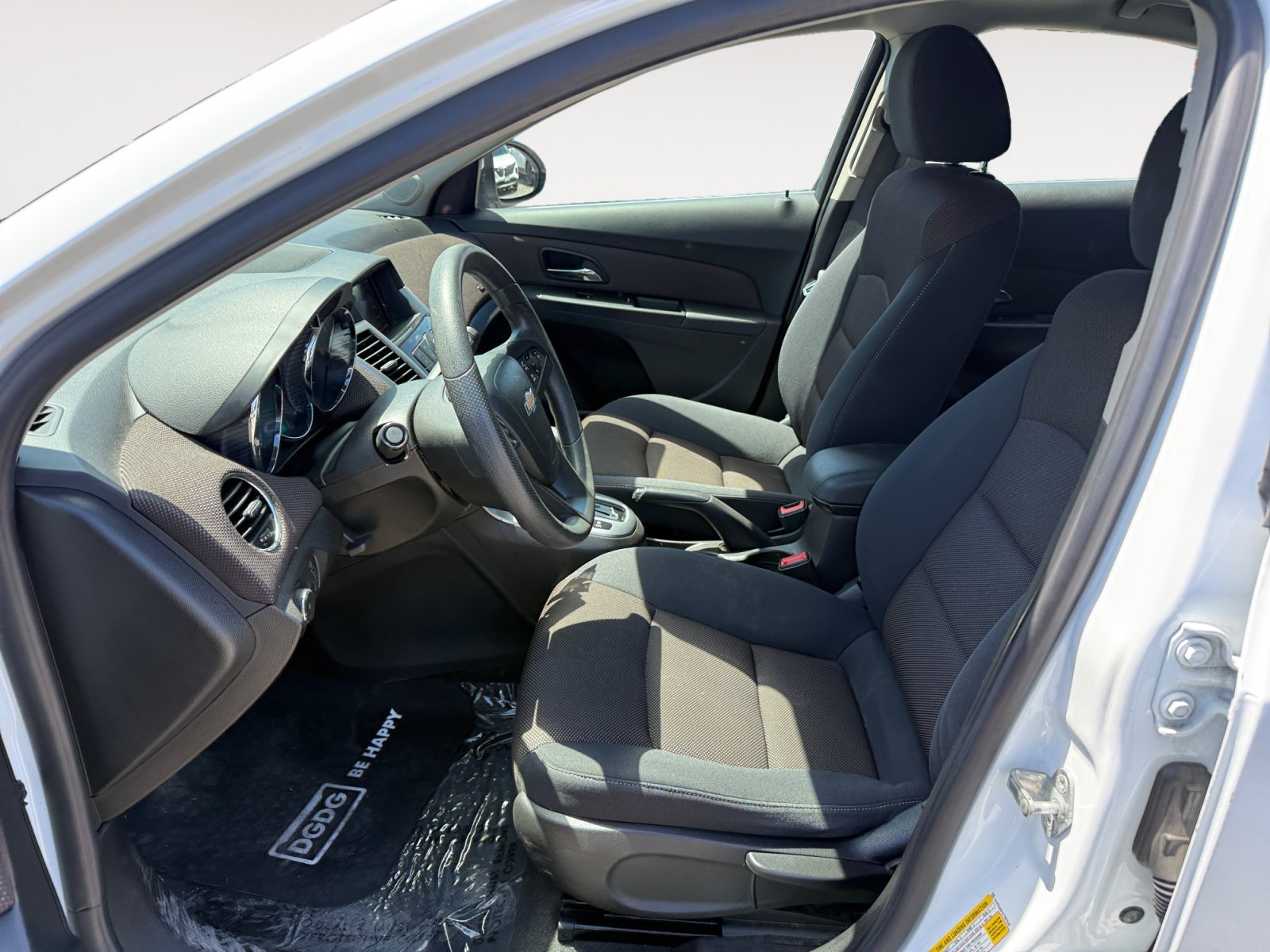 Used 2016 Summit White Chevrolet 1LT image 10