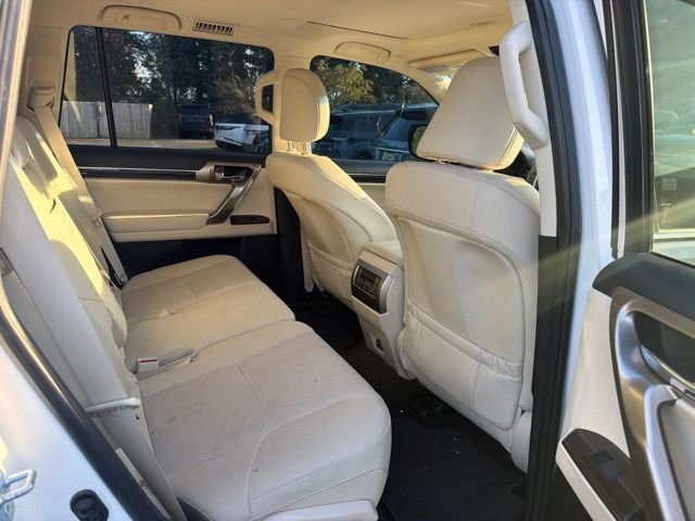 Used 2021 Starfire Pearl Lexus 460 image 8