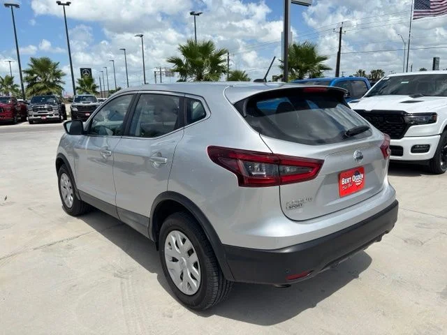 Used 2020 Silver Nissan S image 4