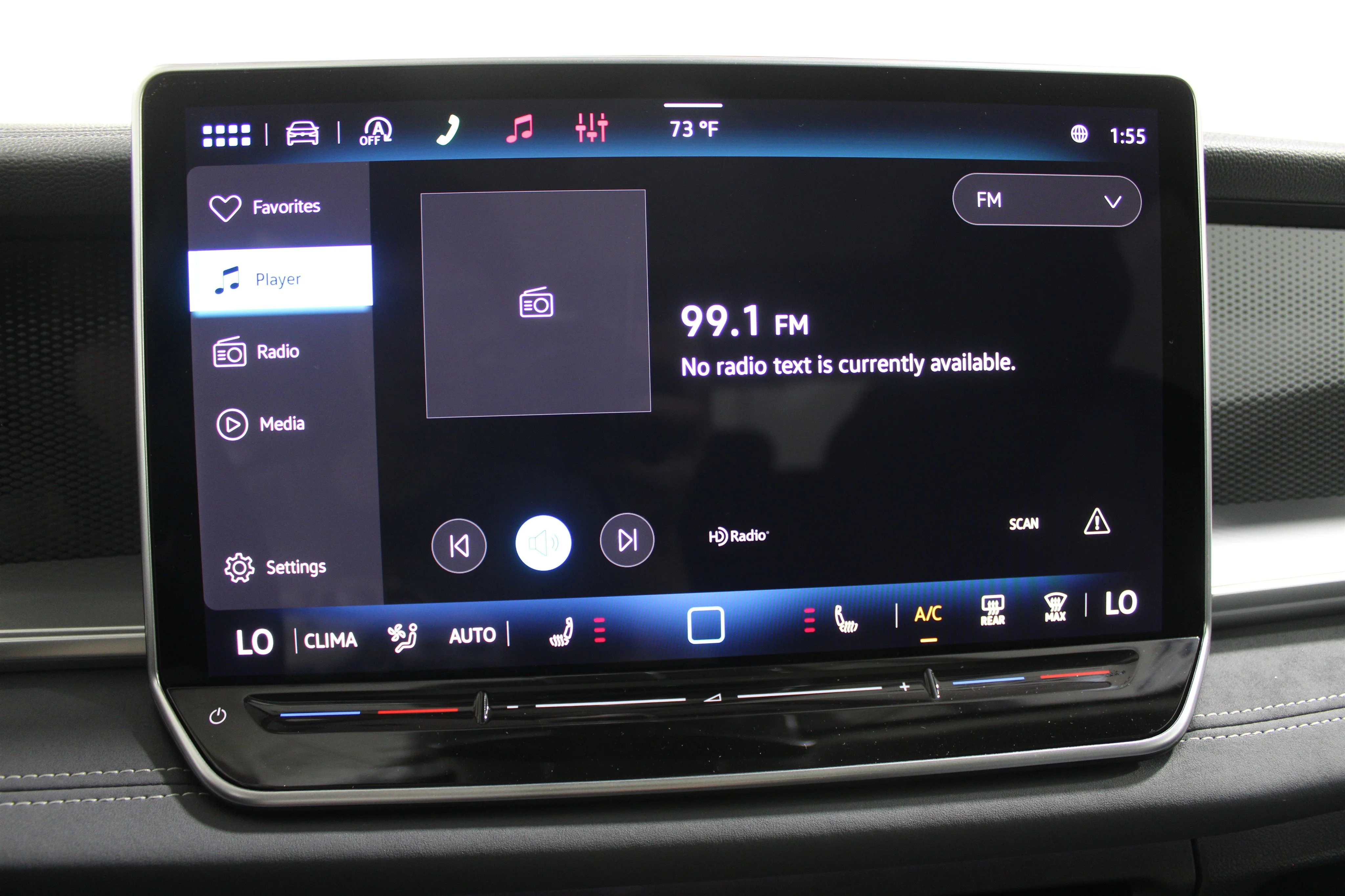 New 2026 Platinum Gray Metallic Volkswagen SE image 13