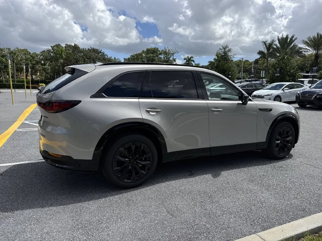 New 2026 Platinum Quartz Mazda 3.3 Turbo S Premium image 4
