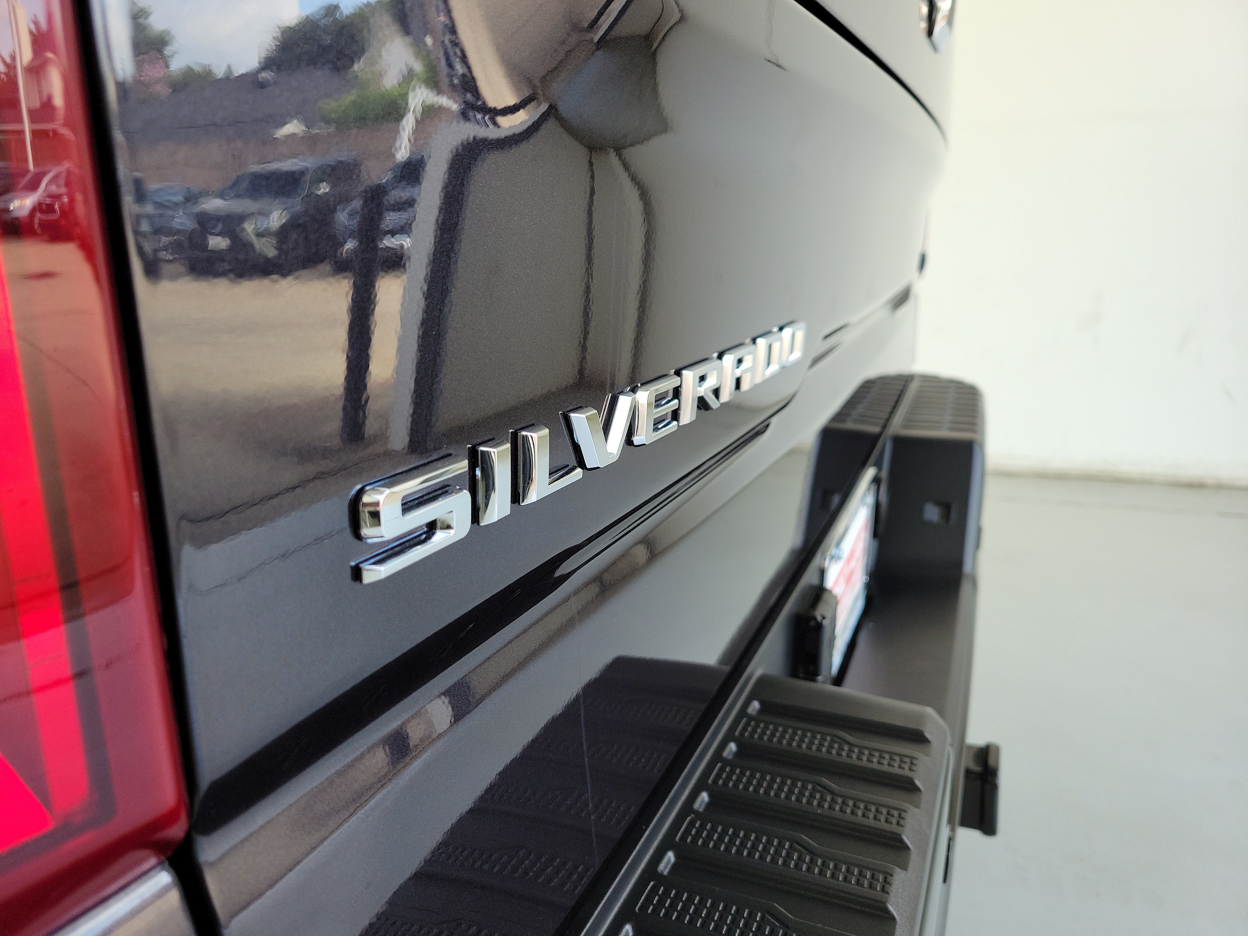 Used 2023 Dark Ash Metallic Chevrolet ZR2 image 9