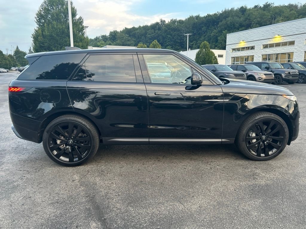 Certified Used 2025 Santorini Black Metallic Land Rover SE image 7