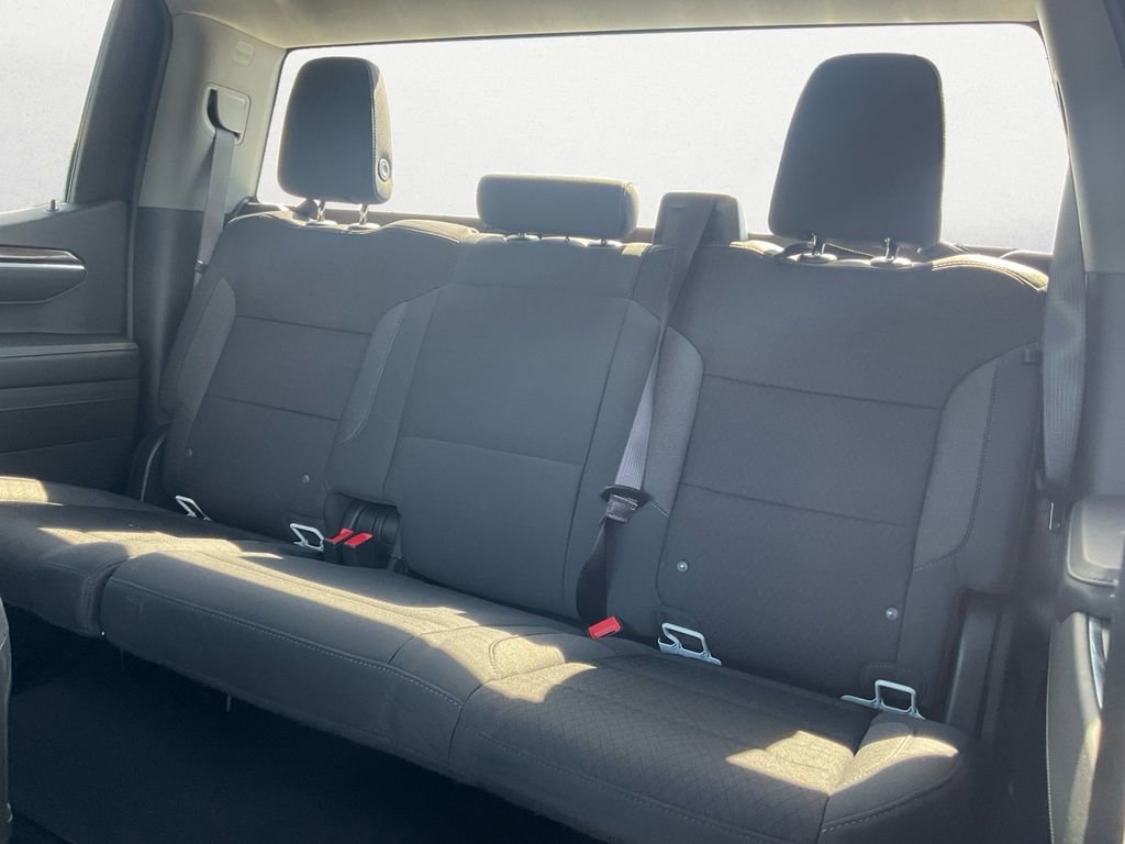 Used 2025 Summit White Chevrolet RST image 9