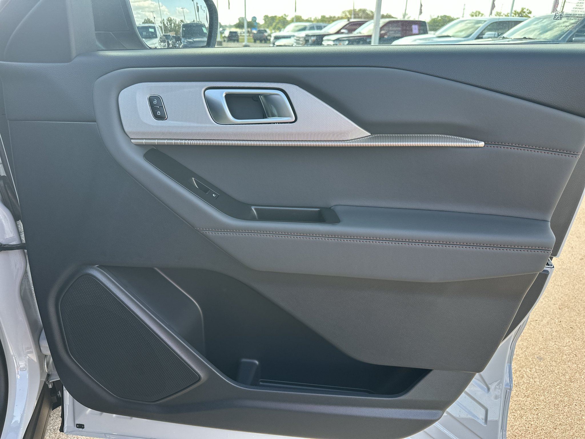 New 2027 Avalanche Gray Ford Active image 29