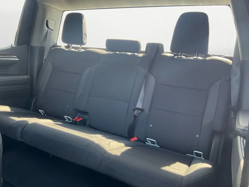 Used 2025 Summit White Chevrolet RST image 9