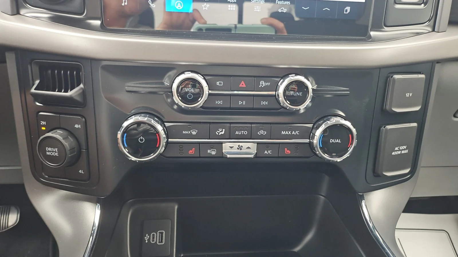 New 2026 Agate Black Metallic Ford XLT 4WD image 18