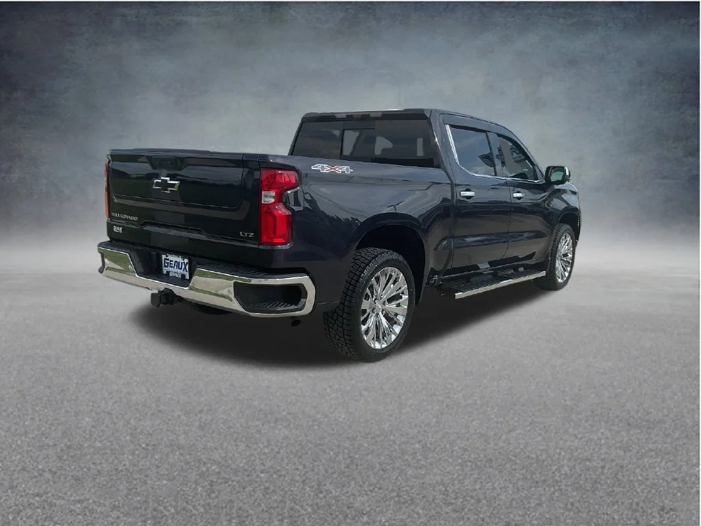 Used 2022 Gray Chevrolet LTZ image 7