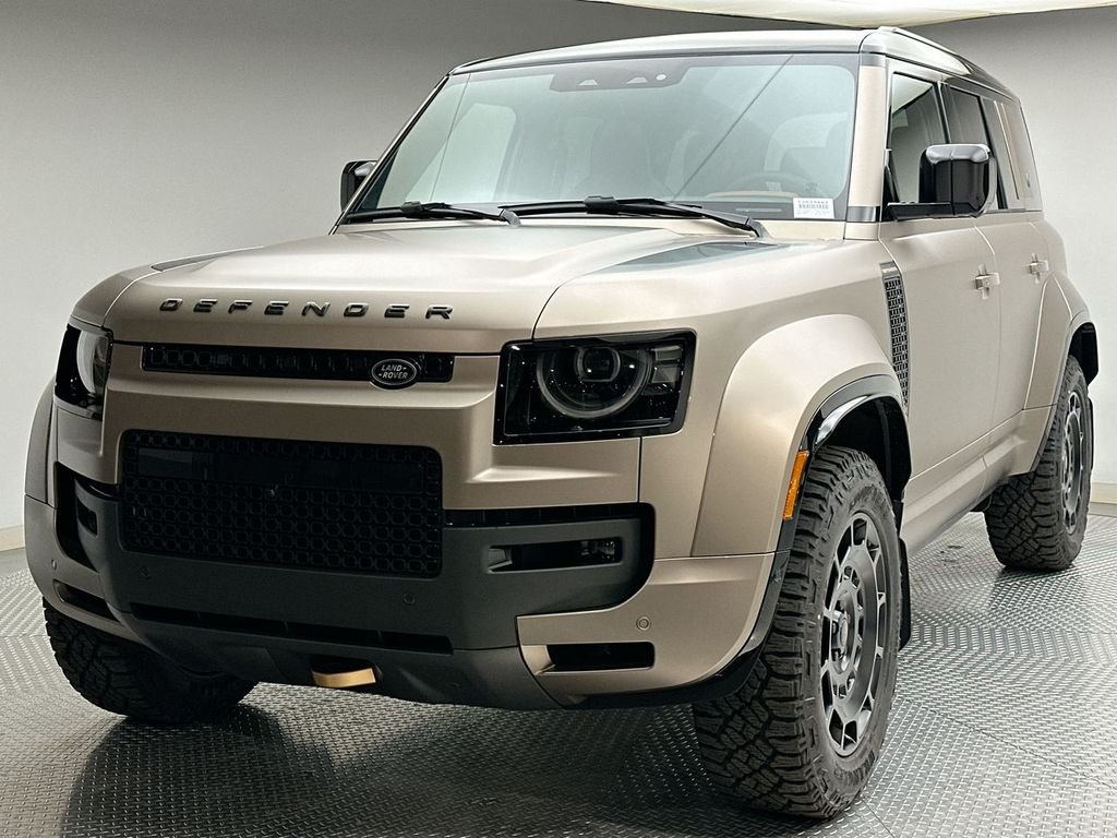 2026 Land Rover Defender 110 OCTA P635's photo