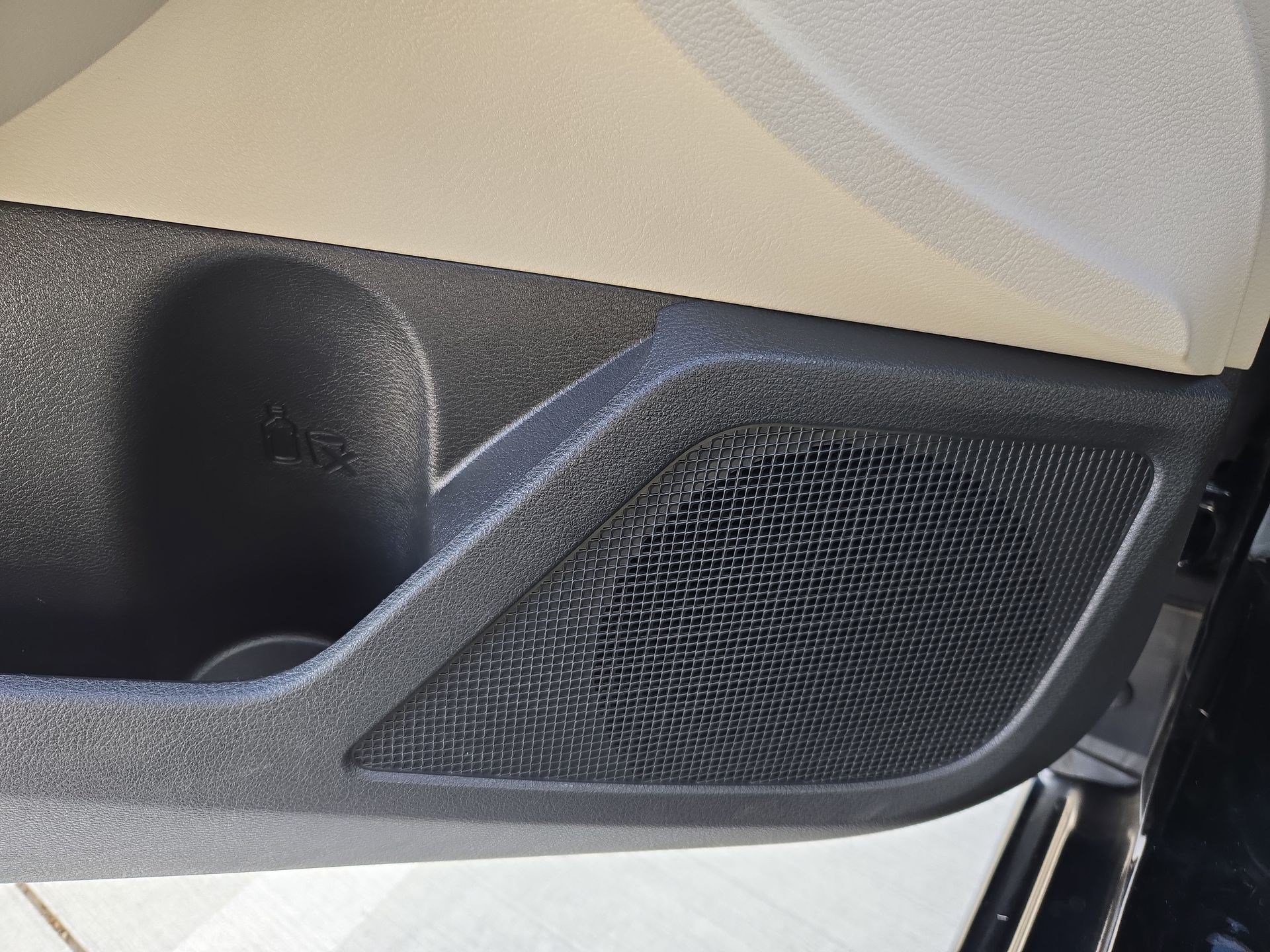 Used 2025 Super Black Nissan SV image 14