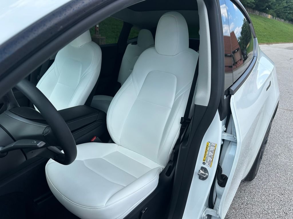 Used 2025  Tesla Long Range image 13