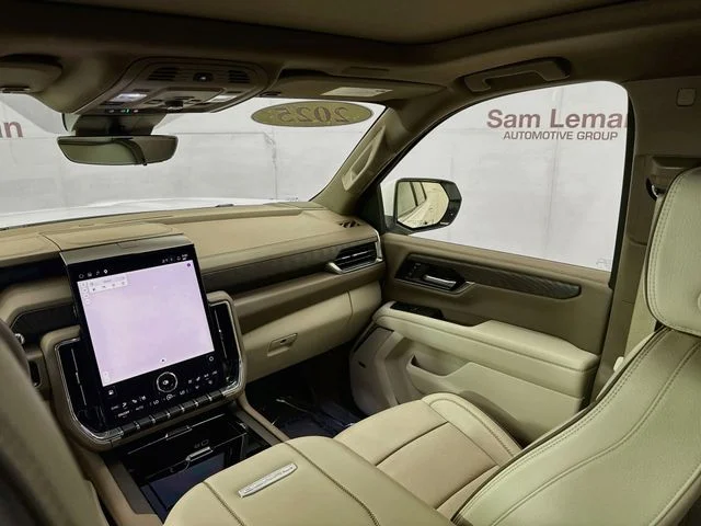 Used 2025 White GMC Denali image 26