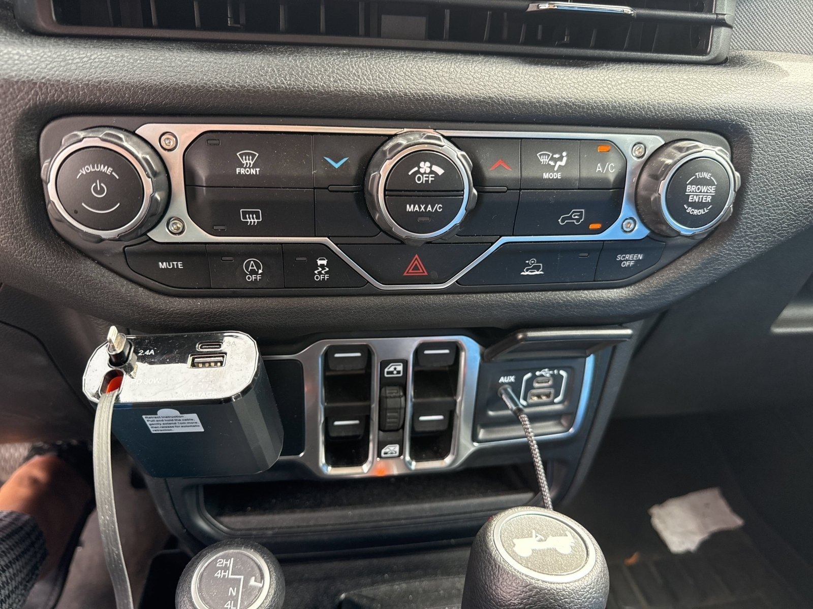Used 2024 Hydro Blue Pearlcoat Jeep Sport S image 4