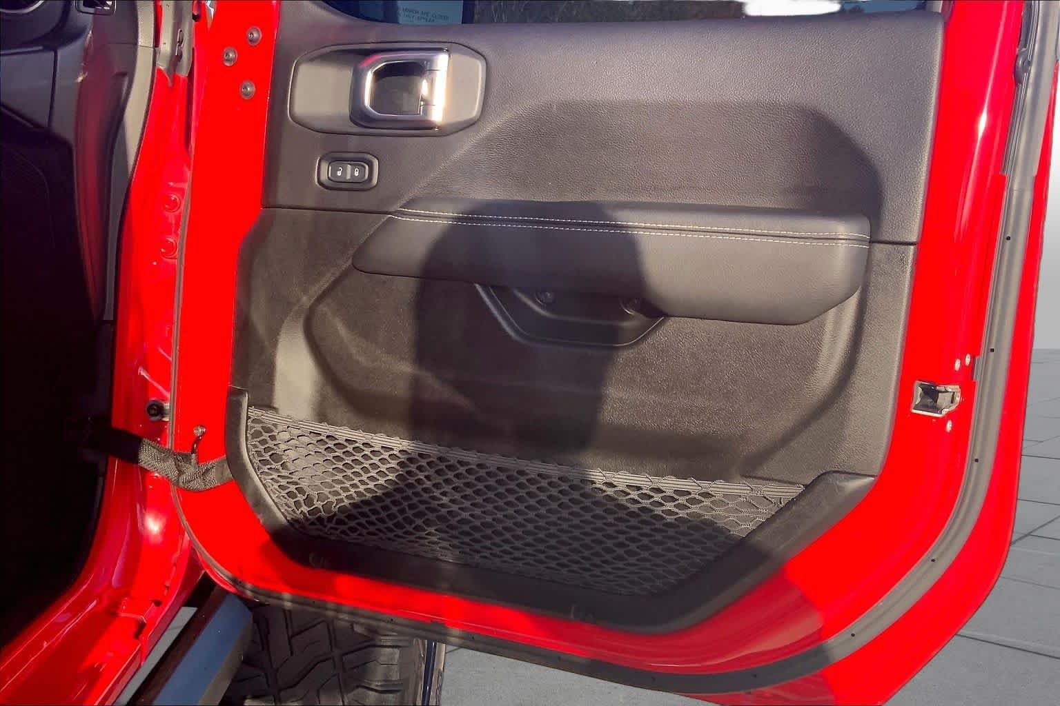Used 2020 Firecracker Red Clearcoat Jeep Overland image 19