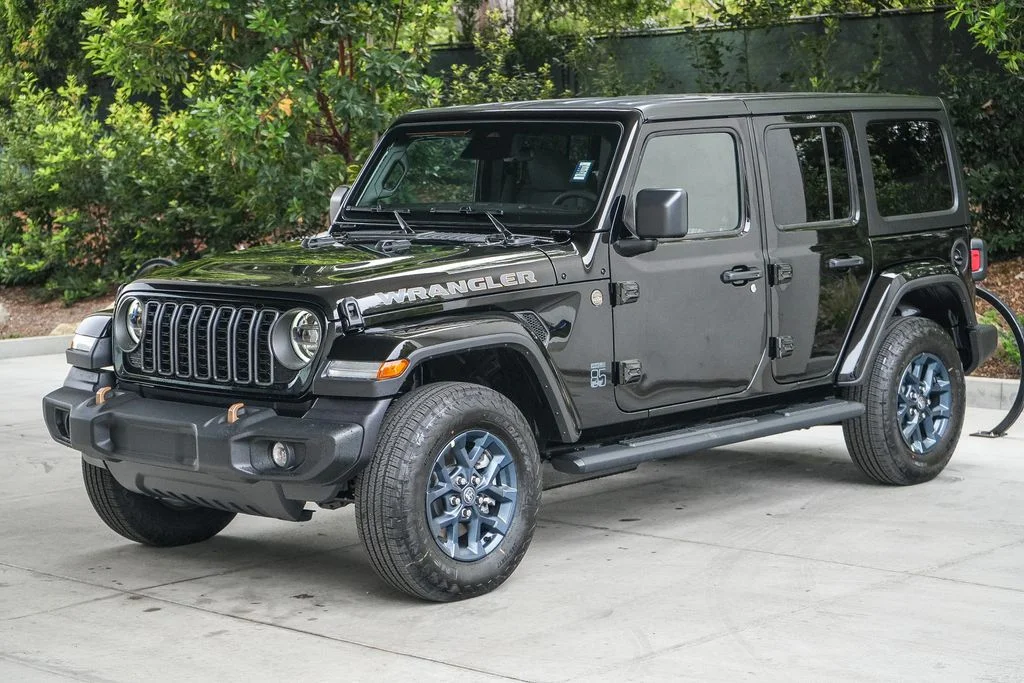 New 2026 Black Clear-Coat Exterior Paint Jeep Sport image 3