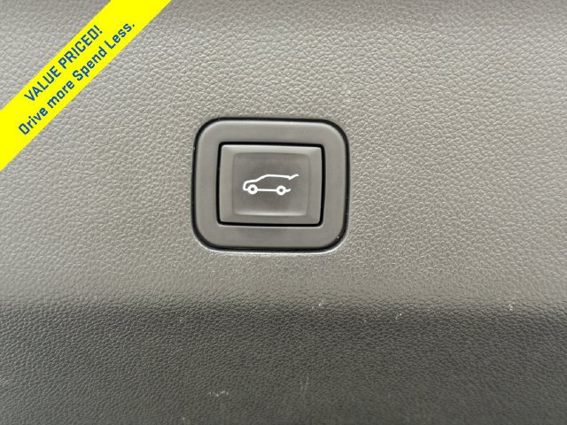 Used 2024 Summit White Chevrolet LT image 16
