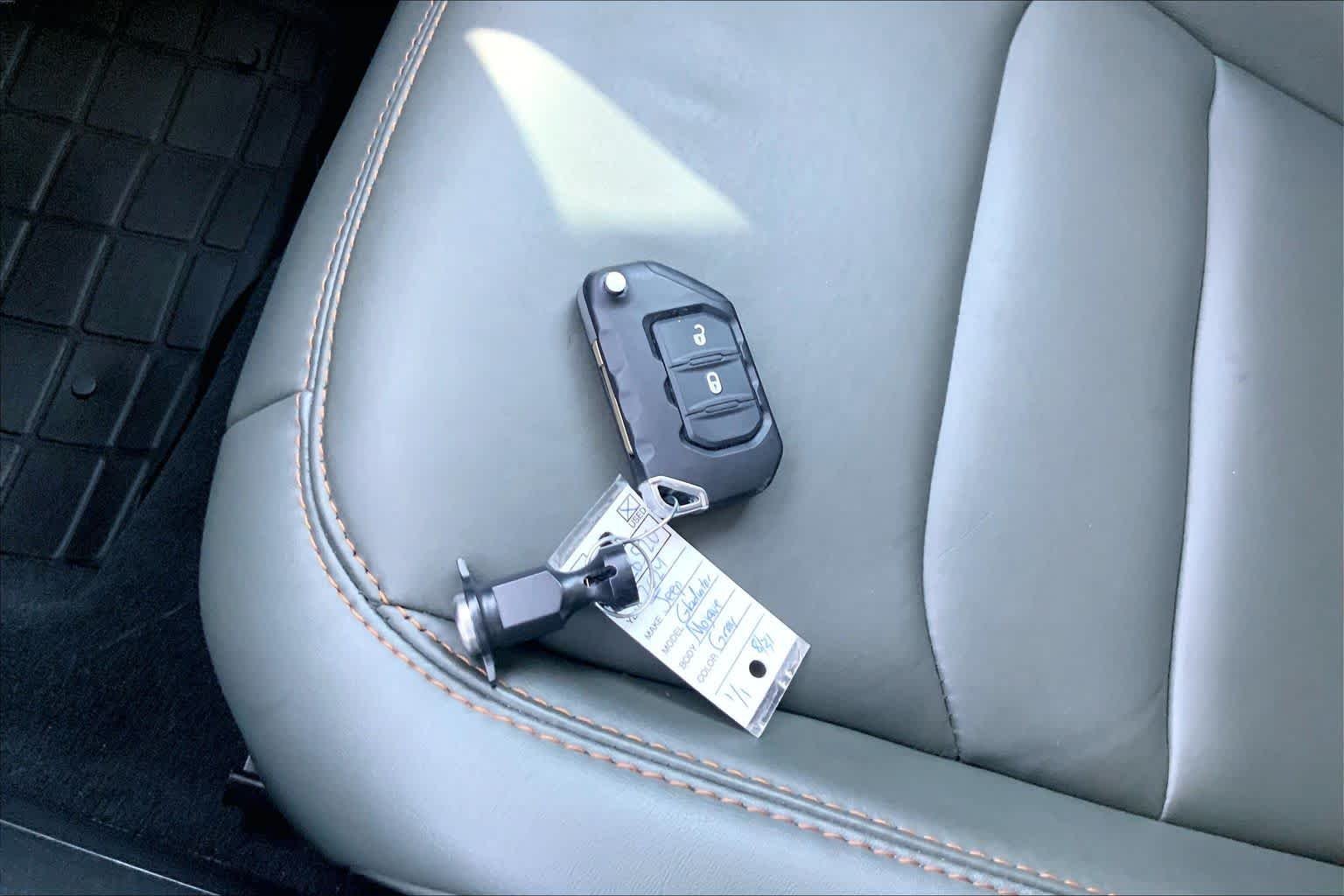 Used 2024 Anvil Clearcoat Jeep Mojave image 15