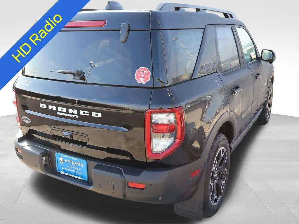 New 2025 Shadow Black Ford Outer Banks® image 5