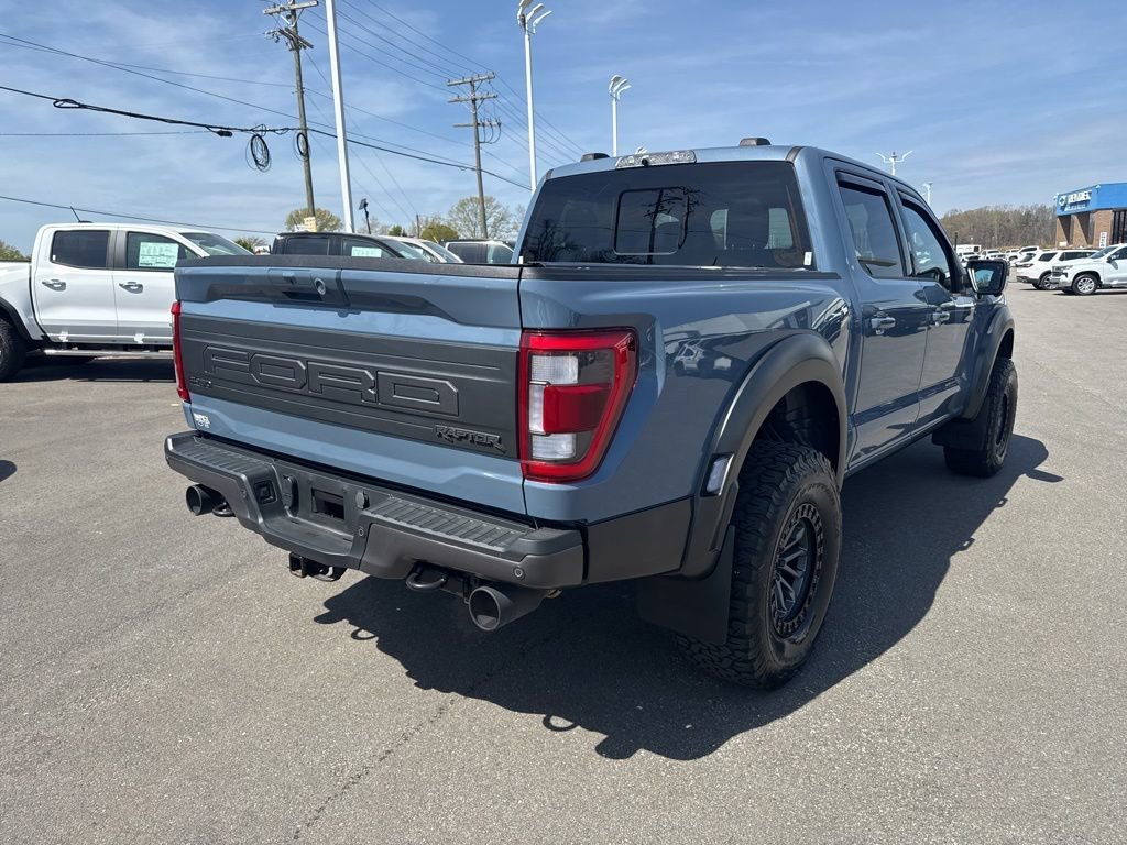 View vehicle photo 5