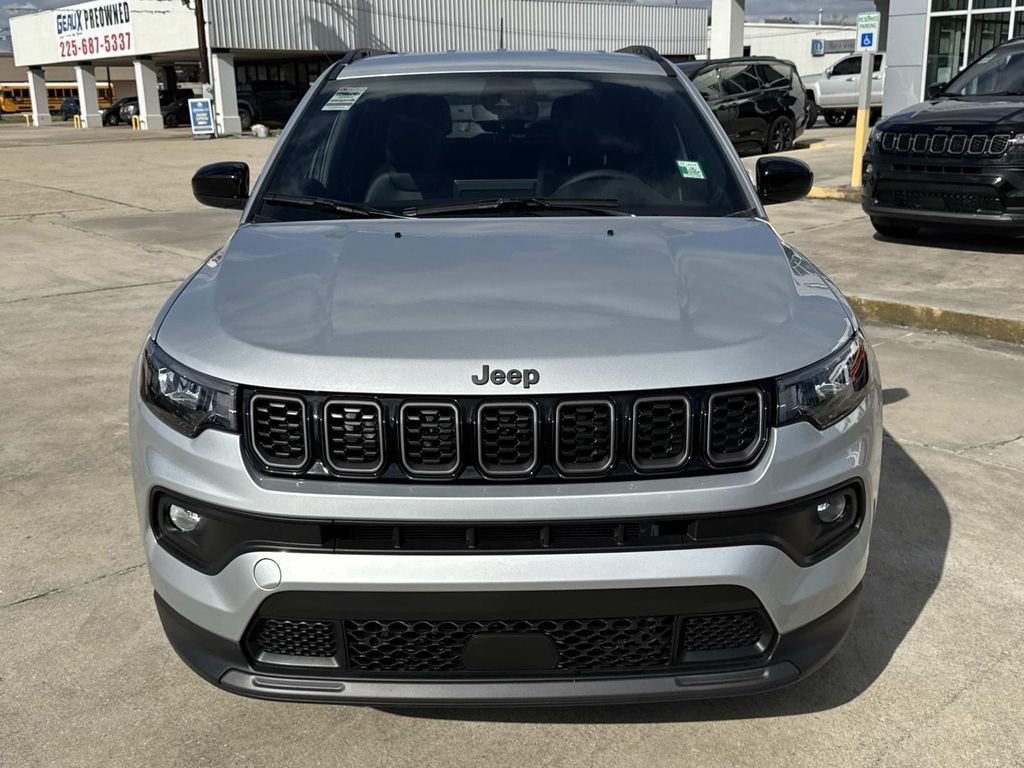 New 2026 Silver Zynith Metallic Clear-Coat Exterior Paint Jeep Latitude image 2
