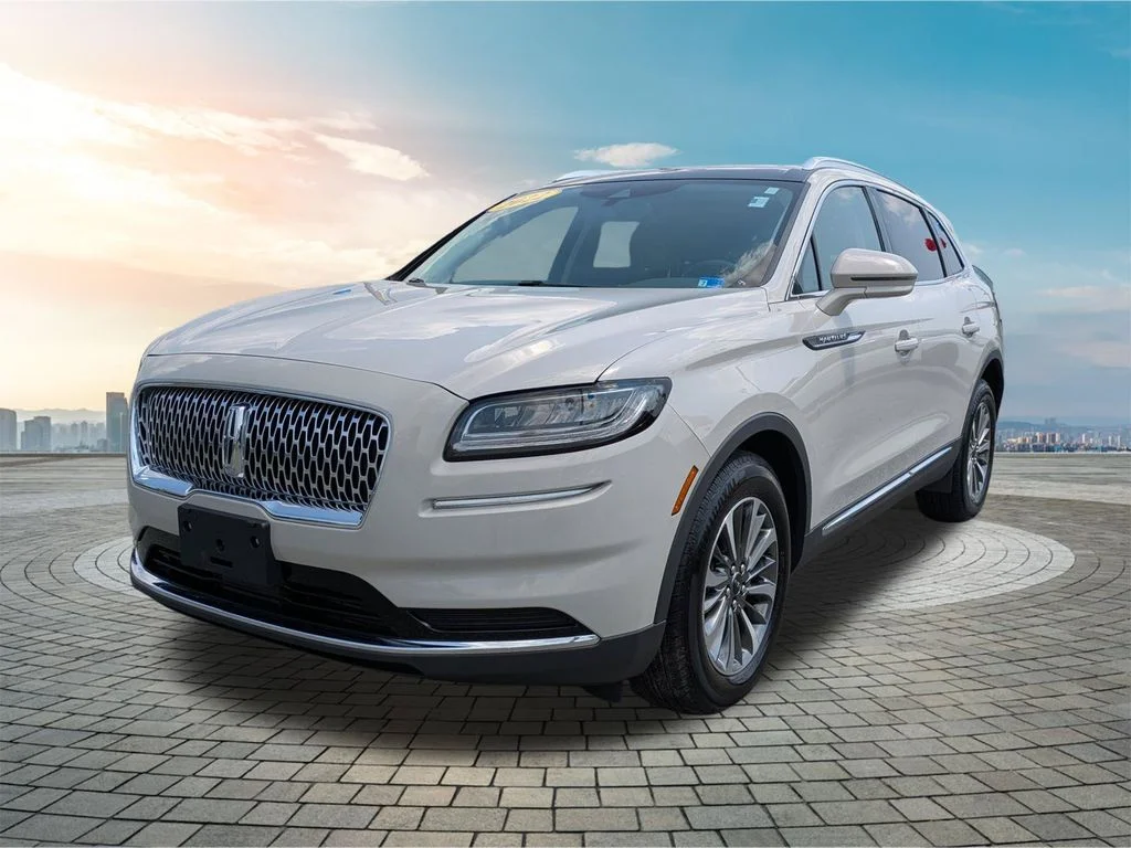 Used 2022 Ceramic Pearl Metallic Tinted Clearcoat Lincoln Reserve image 9