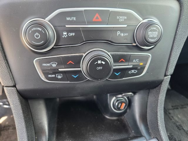 Used 2023 Gray Dodge SXT image 14