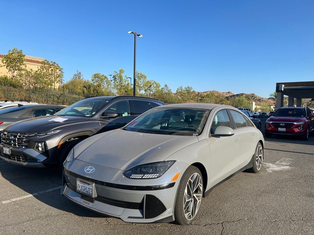 Certified Used 2023 Blue Hyundai SEL image 4